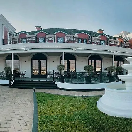 Arberia Palace Hotell 4*