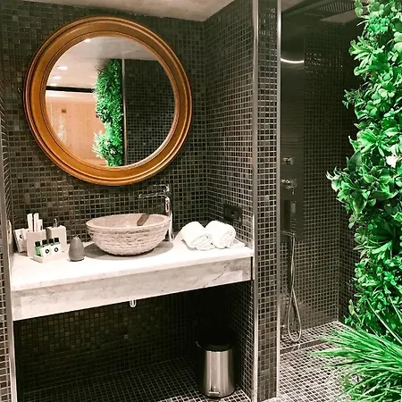 Arberia Palace Hotell 4*