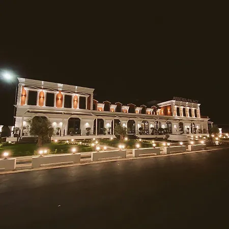 Arberia Palace Hotell 4*